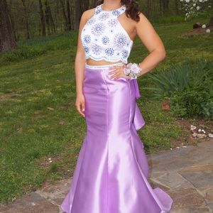 Lucci Lu 2 peice prom dress (size 8-12) Gown